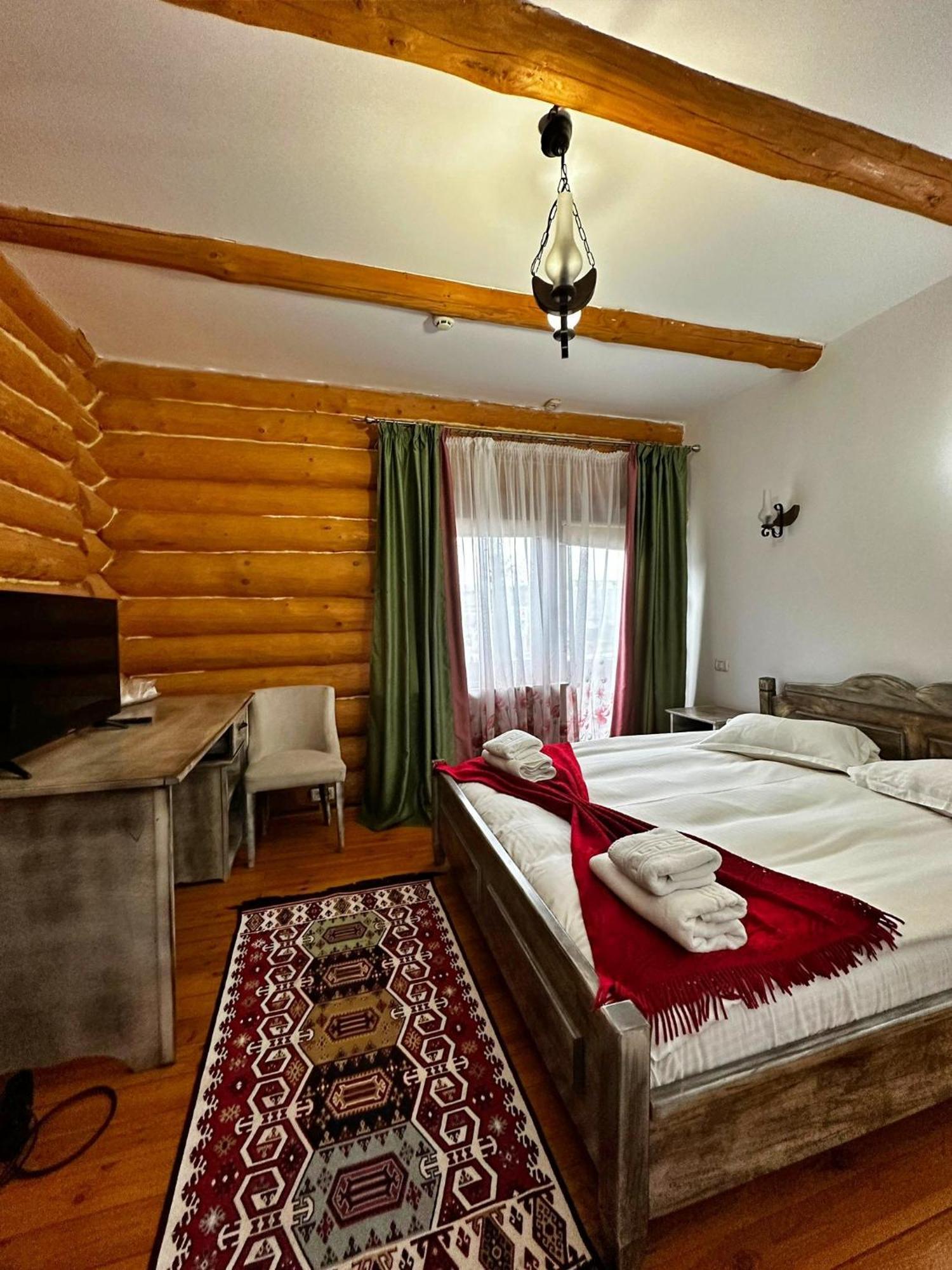 Domeniul Haiducilor Bucovina Suceava Exterior foto