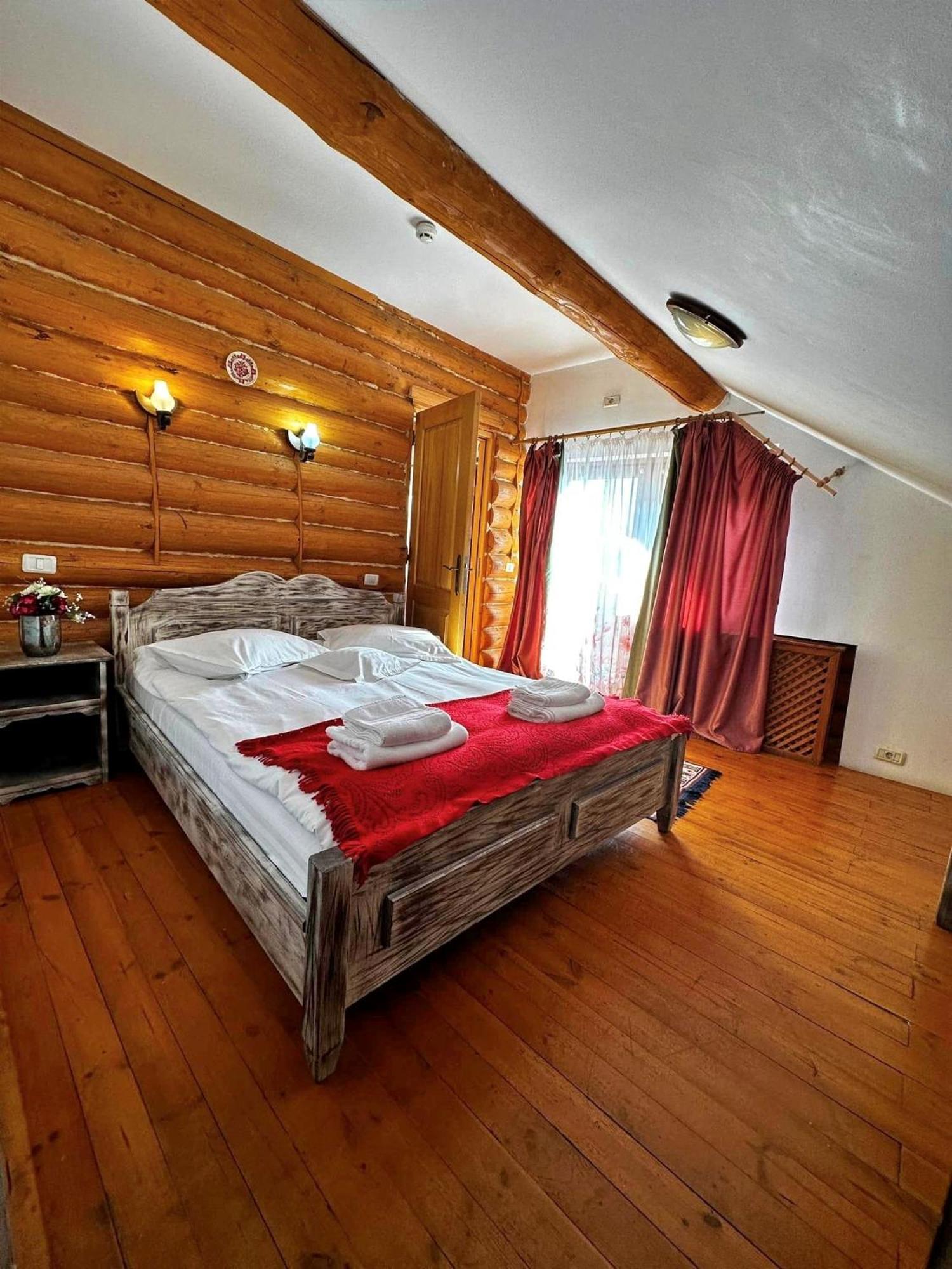 Domeniul Haiducilor Bucovina Suceava Exterior foto